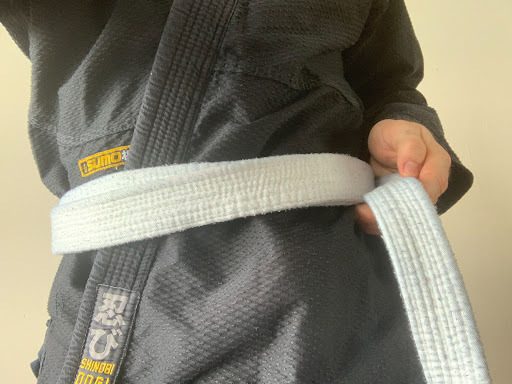 How to Tie a Jiu Jitsu Belt (And Have it Stay Tied!) 9 How to Tie a Jiu Jitsu Belt (And Have it Stay Tied!) how to tie a jiu jitsu belt