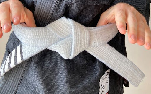 How to Tie a Jiu Jitsu Belt (And Have it Stay Tied!) 13 How to Tie a Jiu Jitsu Belt (And Have it Stay Tied!) how to tie a jiu jitsu belt