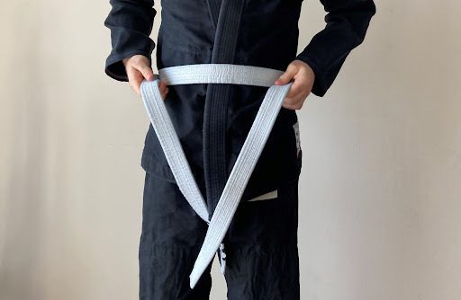 How to Tie a Jiu Jitsu Belt (And Have it Stay Tied!) 2 How to Tie a Jiu Jitsu Belt (And Have it Stay Tied!) how to tie a jiu jitsu belt